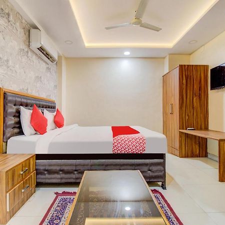 Oyo 81625 Hotel Radhika Manmad Εξωτερικό φωτογραφία